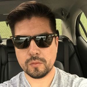 Meet your Posher, Javier